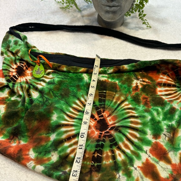 Tie Dye Duffle w/ Zipper Charm 🌱 - Picture 2 of 4